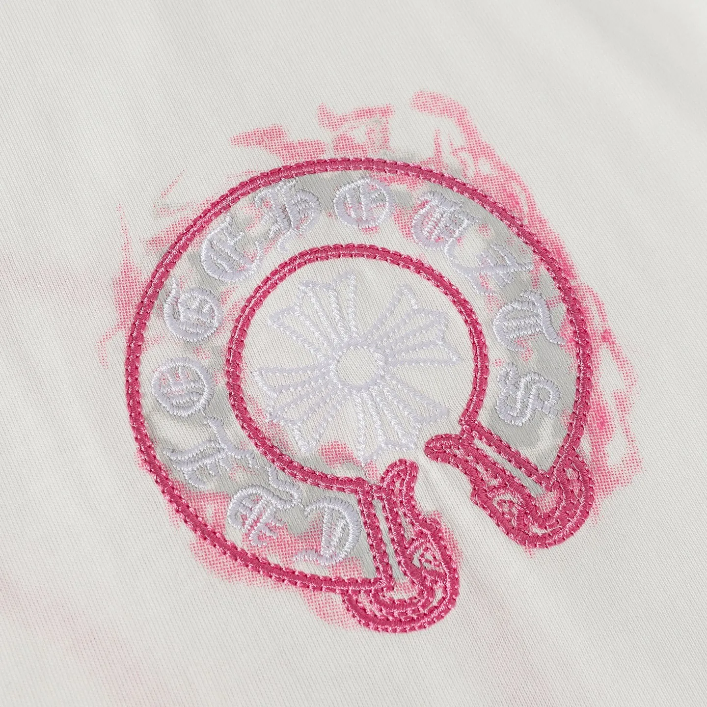 🅿️190 COME HEARTSCH/Cro Heart Purple Horseshoe Printed Embroidered Short Sleeve T-shirt Uses direct injection imported machine printing hardware and accessories, all custom-made, embroidery➕printing design Correctly configured black 2025 packaging 280 grams custom-dyed double yarn cotton version Large, loose and stylish Differentiated from the low version, slim and long version, upper body pulls the hips, correct high-density main mark, washed tag, hand-sewn Color: Black/White Size: XS-L